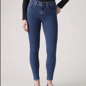 Levi's Women's 721 High Rise Blue Skinny Jeans